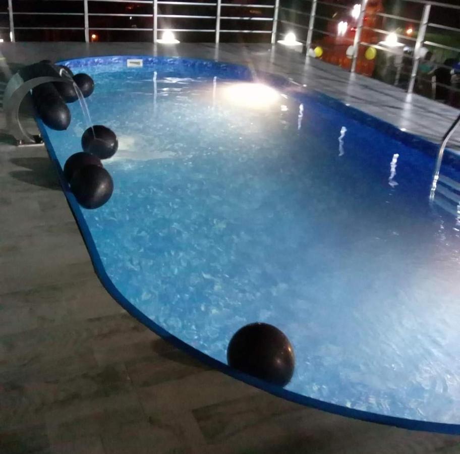 Hotel Wave Batumi Exterior photo