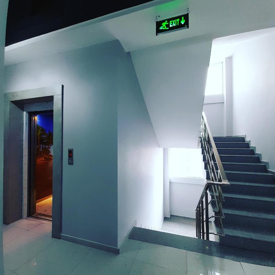 Hotel Wave Batumi Exterior photo