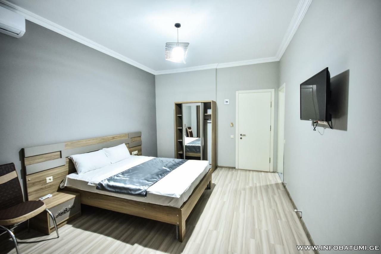 Hotel Wave Batumi Exterior photo