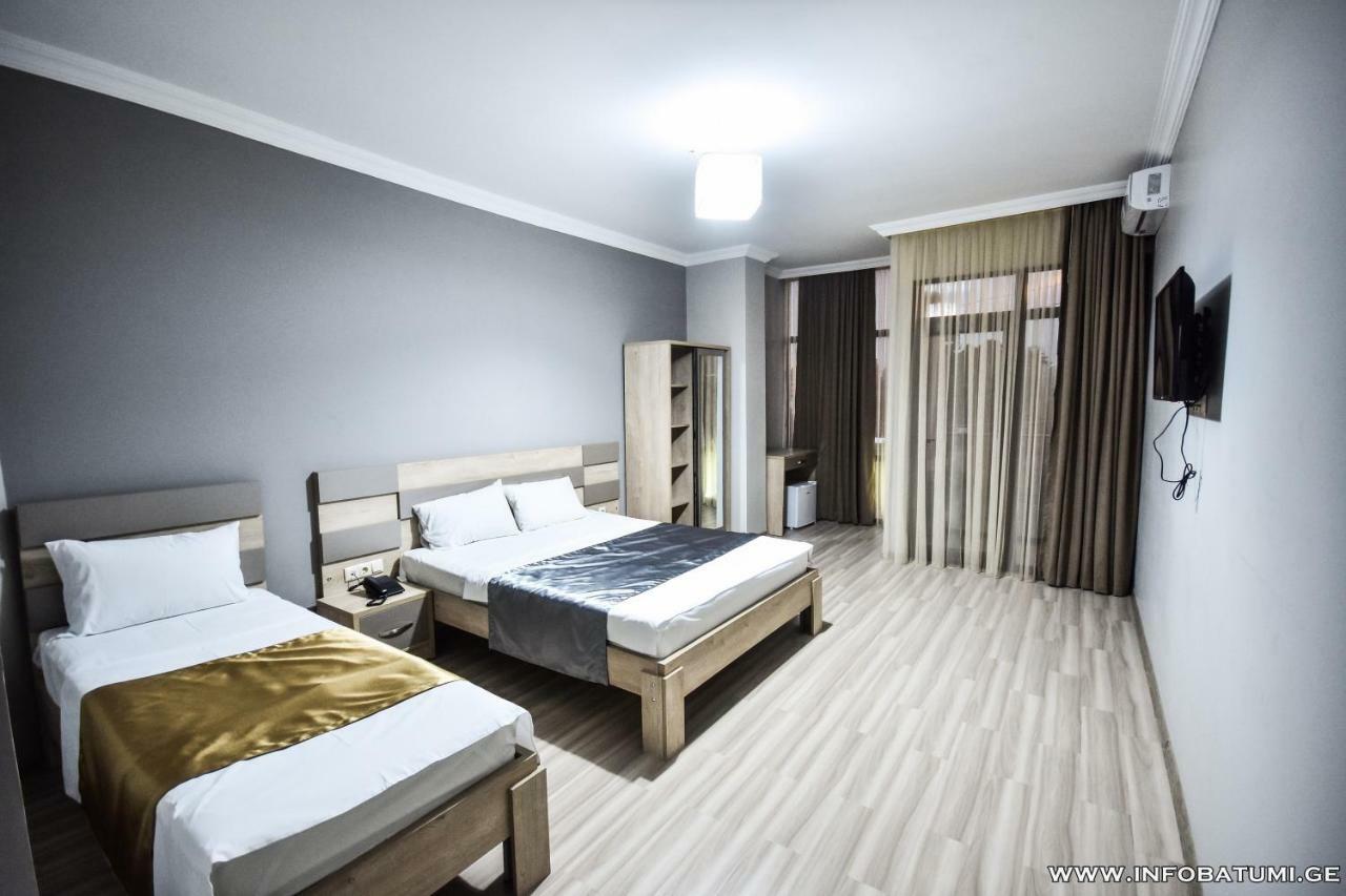 Hotel Wave Batumi Exterior photo