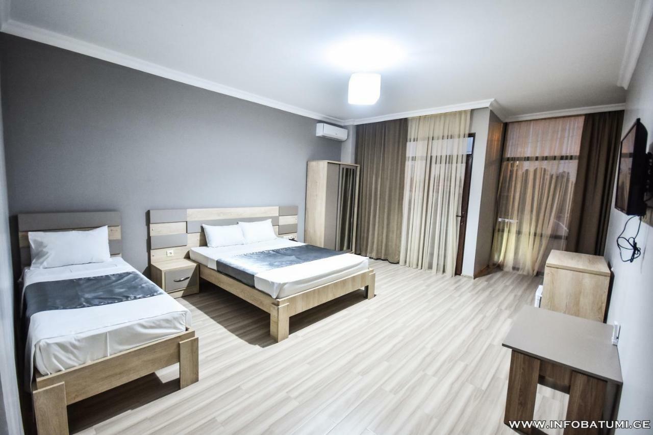 Hotel Wave Batumi Exterior photo